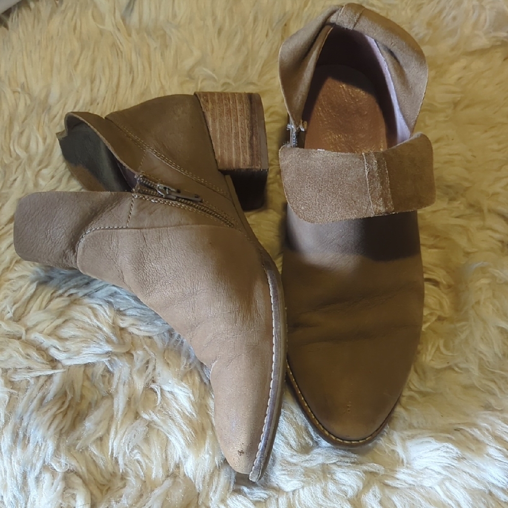 Seychelles Tan Ankle Booties with Cut-Out Design